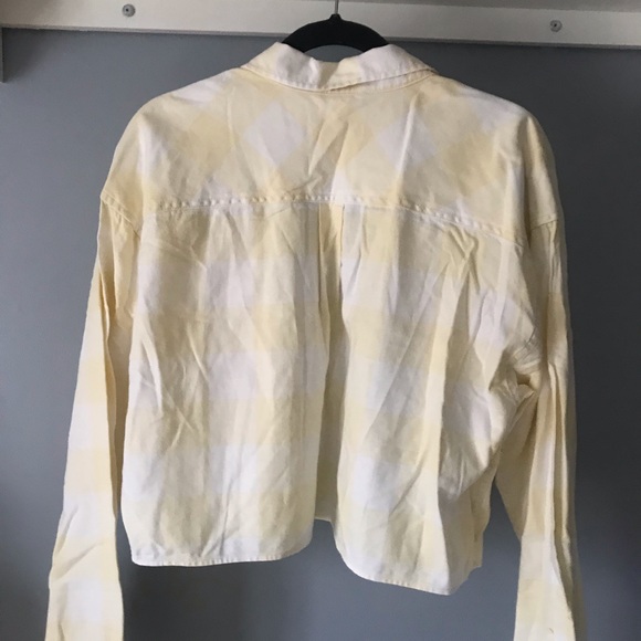Yellow Aritzia cropped flannel - Picture 2 of 3